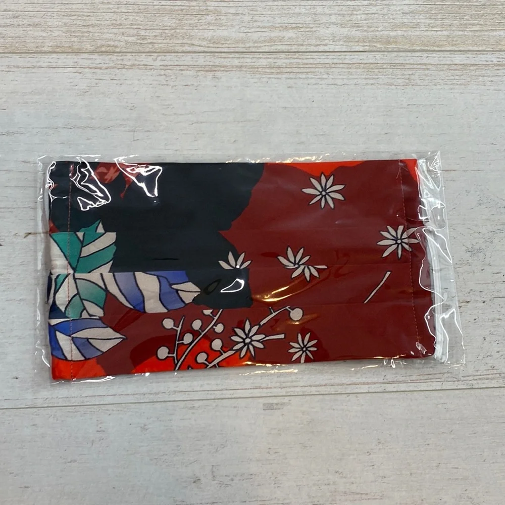 Johnny Was Red Print Silk Charmeuse Face Mask